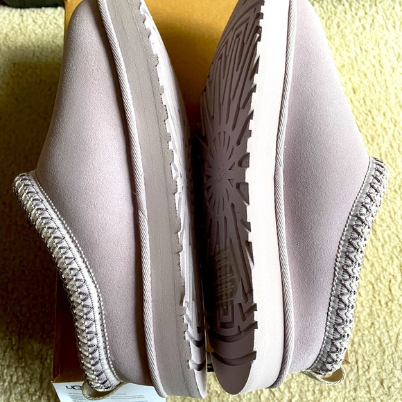 Authentic New Ugg Tazz Clog Kids’ Sz 6 (Women’s 7.5), Pretty Bay Fog Lilac Color - Picture 7 of 10